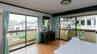 PAT5910: 3 Storey Hotel in Patong. Photo #28