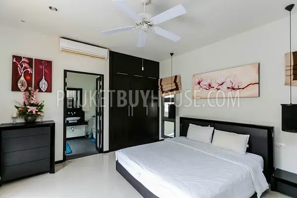 NAI5898: Lovely Villa with Private Pool at closed Complex in Nai Harn. Photo #3