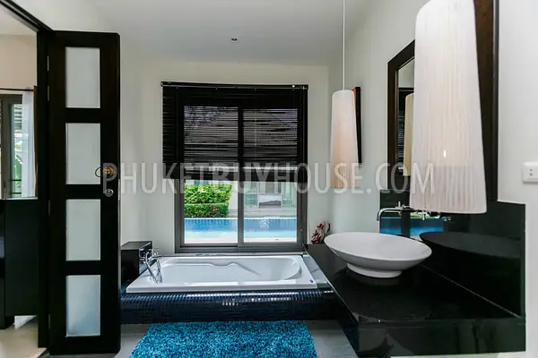 NAI5898: Lovely Villa with Private Pool at closed Complex in Nai Harn. Photo #4