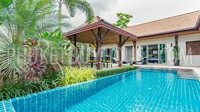 NAI5900: Charming 3 Bedroom Villa with a cozy Sala in Nai Harn. Fotoğraf #5