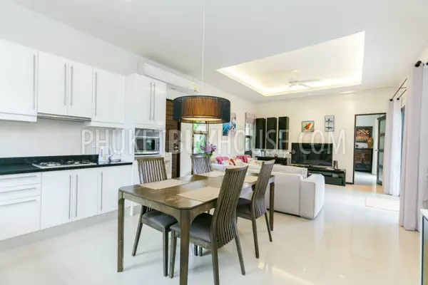 NAI5900: Charming 3 Bedroom Villa with a cozy Sala in Nai Harn. Photo #18