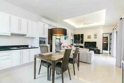NAI5900: Charming 3 Bedroom Villa with a cozy Sala in Nai Harn. Photo #18