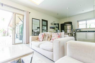 NAI5900: Charming 3 Bedroom Villa with a cozy Sala in Nai Harn. Photo #34