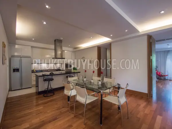NAT5953: Splendid Apartment just 50 meters from Nai Thon Beach. Photo #6