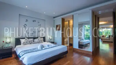 NAT5953: Splendid Apartment just 50 meters from Nai Thon Beach. Photo #16