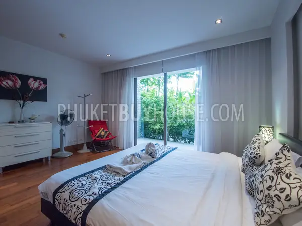 NAT5953: Splendid Apartment just 50 meters from Nai Thon Beach. Photo #17