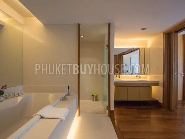 NAT5953: Splendid Apartment just 50 meters from Nai Thon Beach. Photo #30