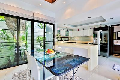 SUR5967: Gorgeous Villa with a Private Pool in Surin. Photo #17