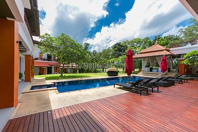 BAN5934: Spacious 12-Bedroom Villa with Two Pools in Bang Tao. Photo #2
