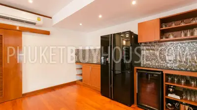 BAN5934: Spacious 12-Bedroom Villa with Two Pools in Bang Tao. Fotoğraf #17