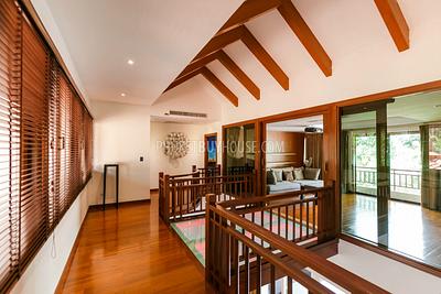 BAN5934: Spacious 12-Bedroom Villa with Two Pools in Bang Tao. Photo #18