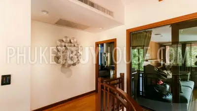 BAN5934: Spacious 12-Bedroom Villa with Two Pools in Bang Tao. Fotoğraf #21