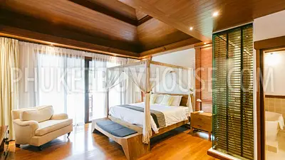 BAN5934: Spacious 12-Bedroom Villa with Two Pools in Bang Tao. Fotoğraf #22