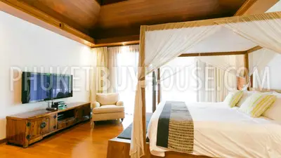 BAN5934: Spacious 12-Bedroom Villa with Two Pools in Bang Tao. Fotoğraf #23