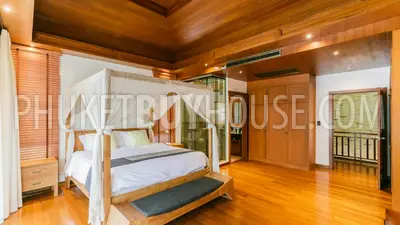 BAN5934: Spacious 12-Bedroom Villa with Two Pools in Bang Tao. Fotoğraf #27