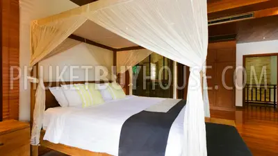 BAN5934: Spacious 12-Bedroom Villa with Two Pools in Bang Tao. Fotoğraf #28