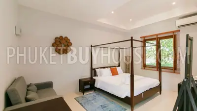BAN5934: Spacious 12-Bedroom Villa with Two Pools in Bang Tao. Fotoğraf #42