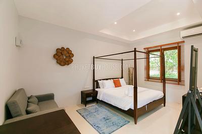 BAN5934: Spacious 12-Bedroom Villa with Two Pools in Bang Tao. Photo #42