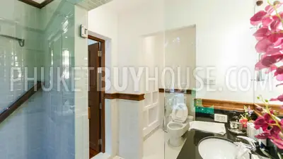 BAN5934: Spacious 12-Bedroom Villa with Two Pools in Bang Tao. Fotoğraf #57