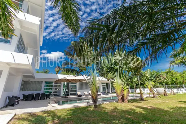 RAW5940: Pool Villa with a Tropical Garden in Rawai. Photo #3