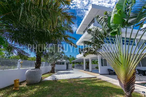 RAW5940: Pool Villa with a Tropical Garden in Rawai. Photo #4