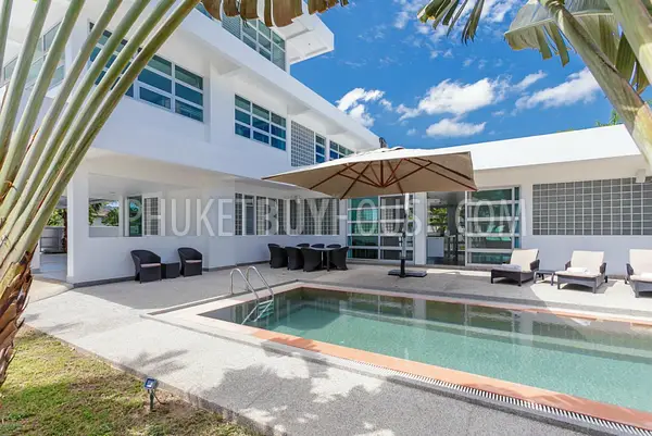 RAW5940: Pool Villa with a Tropical Garden in Rawai. Photo #6