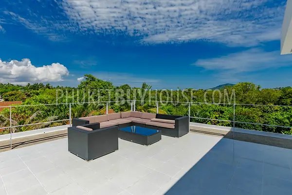 RAW5940: Pool Villa with a Tropical Garden in Rawai. Photo #7