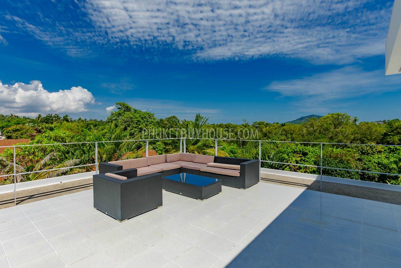 RAW5940: Pool Villa with a Tropical Garden in Rawai. Photo #7