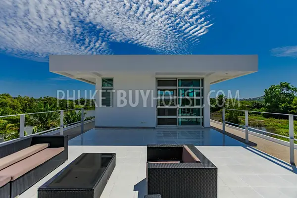 RAW5940: Pool Villa with a Tropical Garden in Rawai. Photo #9
