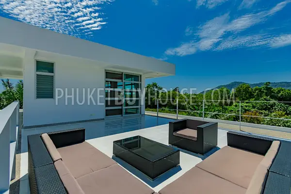 RAW5940: Pool Villa with a Tropical Garden in Rawai. Photo #11