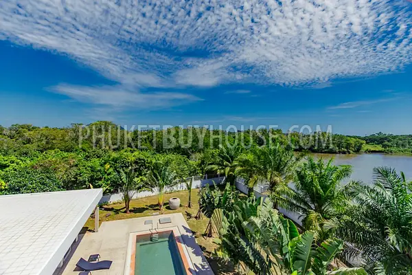RAW5940: Pool Villa with a Tropical Garden in Rawai. Photo #12