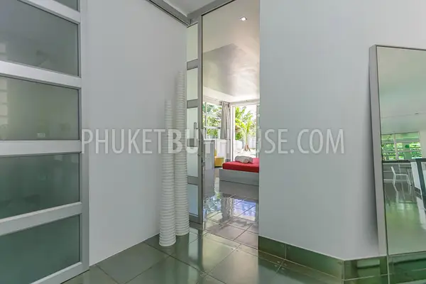 RAW5940: Pool Villa with a Tropical Garden in Rawai. Photo #17