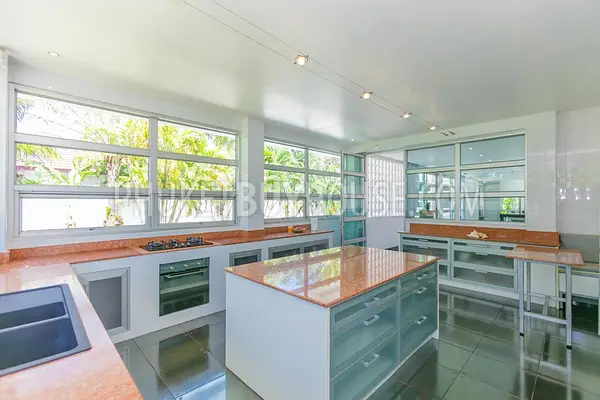 RAW5940: Pool Villa with a Tropical Garden in Rawai. Photo #23