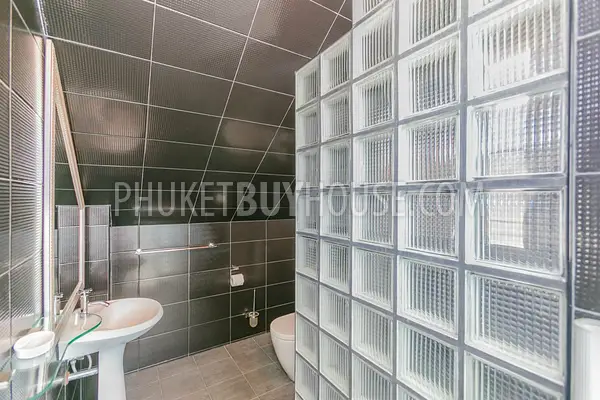 RAW5940: Pool Villa with a Tropical Garden in Rawai. Photo #28