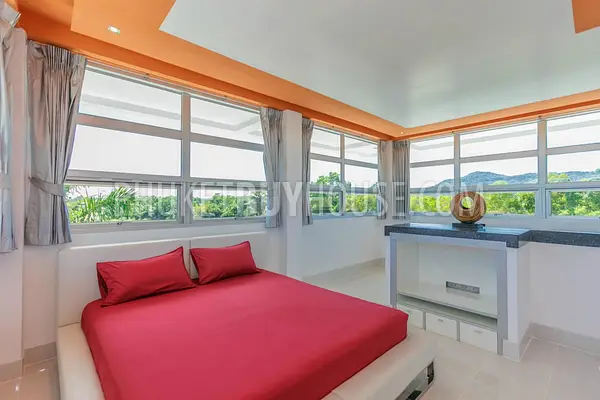RAW5940: Pool Villa with a Tropical Garden in Rawai. Photo #33