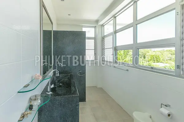 RAW5940: Pool Villa with a Tropical Garden in Rawai. Photo #37