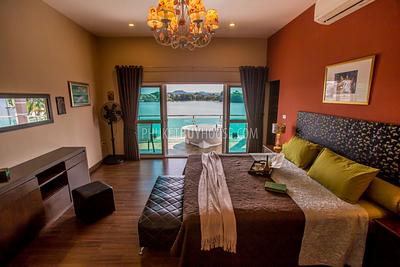 CHA5982: Gorgeous House with 4 Bedroom in front of a beautiful Lake. Photo #10