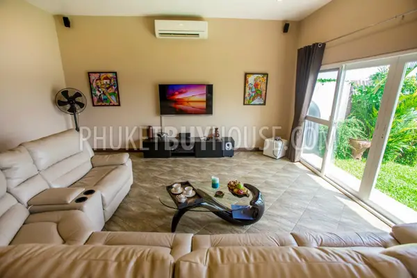 CHA5982: Gorgeous House with 4 Bedroom in front of a beautiful Lake. Photo #18