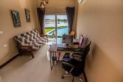 CHA5982: Gorgeous House with 4 Bedroom in front of a beautiful Lake. Photo #24