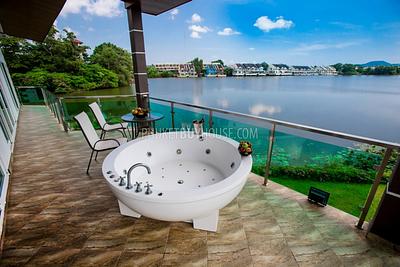 CHA5982: Gorgeous House with 4 Bedroom in front of a beautiful Lake. Photo #26