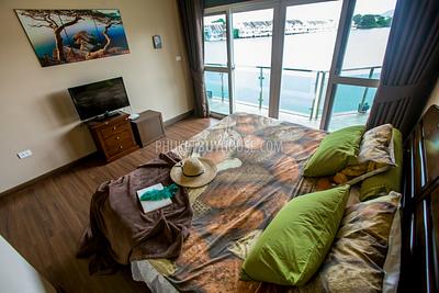 CHA5982: Gorgeous House with 4 Bedroom in front of a beautiful Lake. Photo #27
