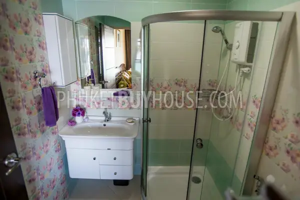 CHA5982: Gorgeous House with 4 Bedroom in front of a beautiful Lake. Photo #28