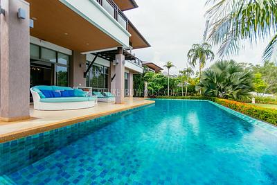 BAN5985: Luxury Villa with Lake view in Laguna area. Photo #1