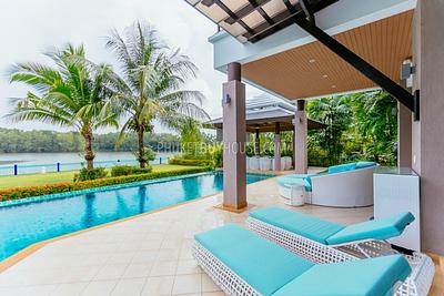 BAN5985: Luxury Villa with Lake view in Laguna area. Photo #21