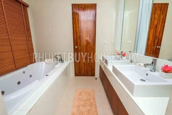 KAT5995: Charming townhouse with Sea view only 30 m. from the Kata Noi beach. Fotoğraf #14