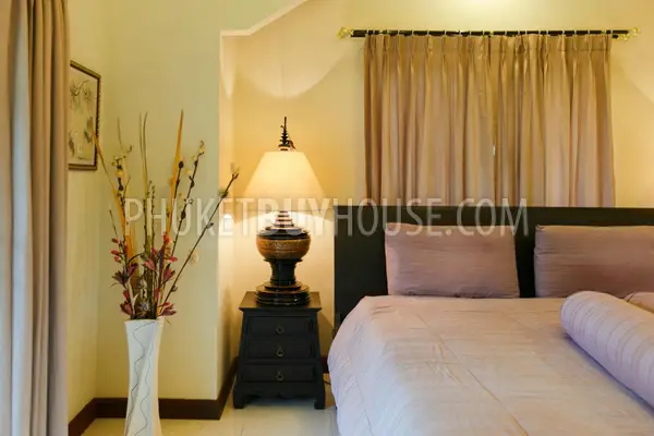 CHE5975: Tropical House with 3 Bedrooms in heart of Phuket. Fotoğraf #2