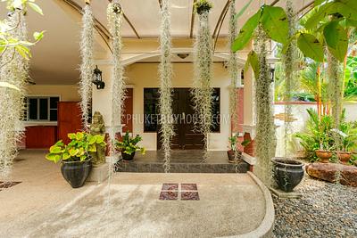 CHE5975: Tropical House with 3 Bedrooms in heart of Phuket. Photo #6