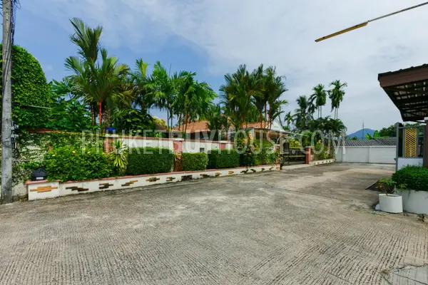 CHE5975: Tropical House with 3 Bedrooms in heart of Phuket. Fotoğraf #8
