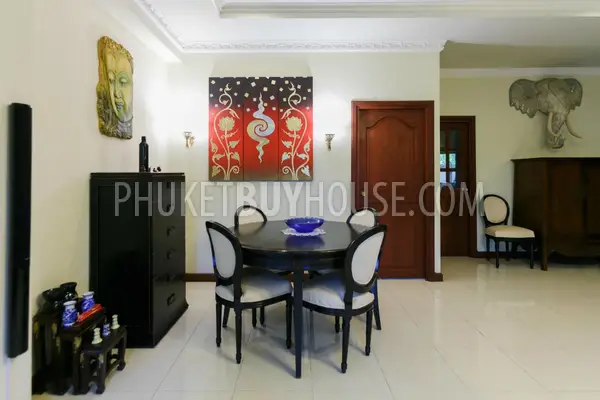 CHE5975: Tropical House with 3 Bedrooms in heart of Phuket. Fotoğraf #24