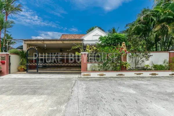 CHE5975: Tropical House with 3 Bedrooms in heart of Phuket. Fotoğraf #30